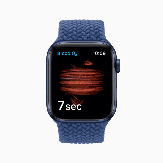 Apple Watch Series 6 血氧传感器和血氧 app 的动图。