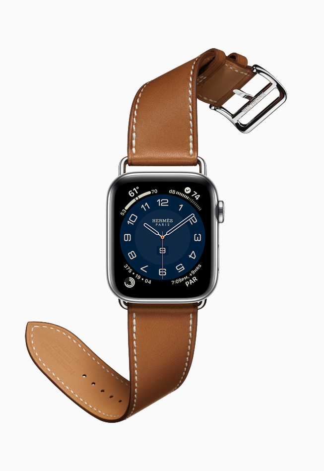 Apple Watch Hermès 搭配全新 Attelage Single Tour 表带。
