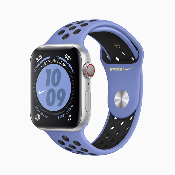配有新款 Nike 运动表带的 Apple Watch Nike。