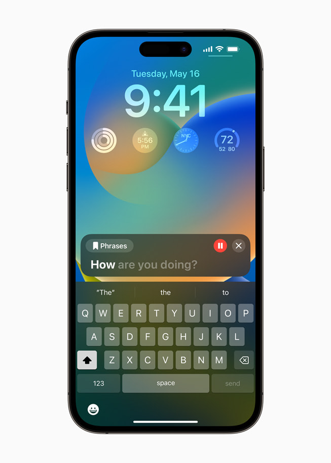 iPhone 14 Pro Max 使用 Live Speech 功能播放已保存的短语。