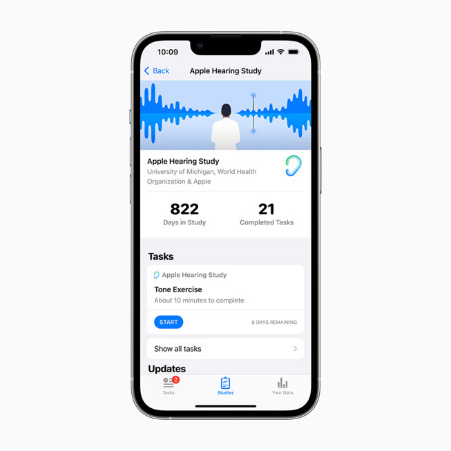 iPhone 屏幕上显示 Apple 听力研究的用户视图。