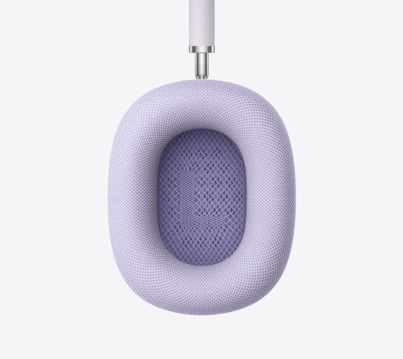 紫色 AirPods Max 2 耳机，展示耳垫内侧的细节。