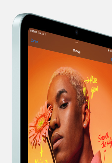 iPhone 显示生动的内容。