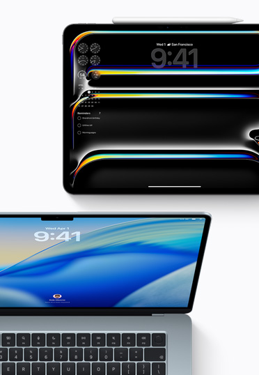 iPad 的俯视图，屏幕显示时间和各种小组件；MacBook 的正面视图，屏幕显示蓝色渐变墙纸