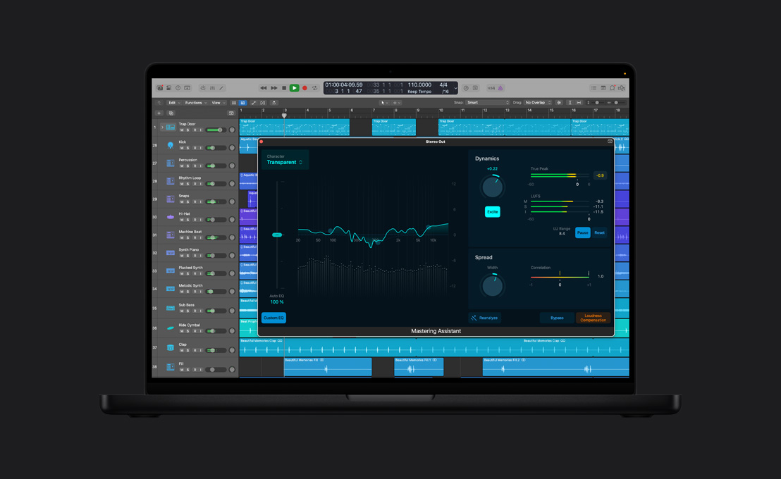 16 英寸 MacBook Pro 屏幕显示 Mastering Assistant 的 Stereo Out 窗口，其中左侧为 Custom EQ 图表，右侧为分析后的 Dynamics 和 Spread，以及调整项。