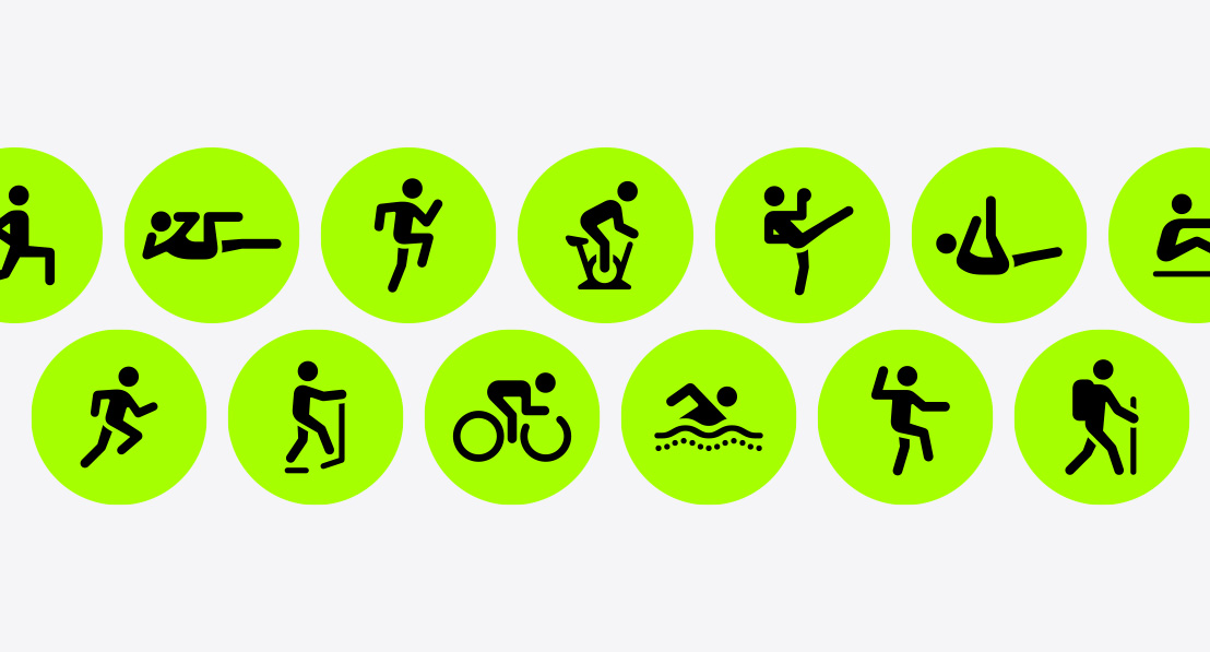 显示多种体能训练项目的图标，有功能性力量训练、核心训练、高强度间歇训练、室内单车、踢拳、普拉提、划船机、跑步、椭圆机、骑行、游泳、太极和徒步等。